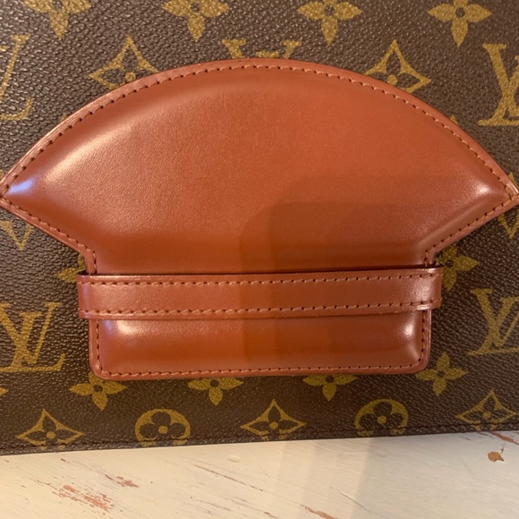 Louis Vuitton clutch - Picture 3 of 17